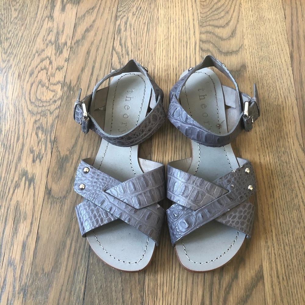 Theory Leather Python Size 6 Grey Sandals
